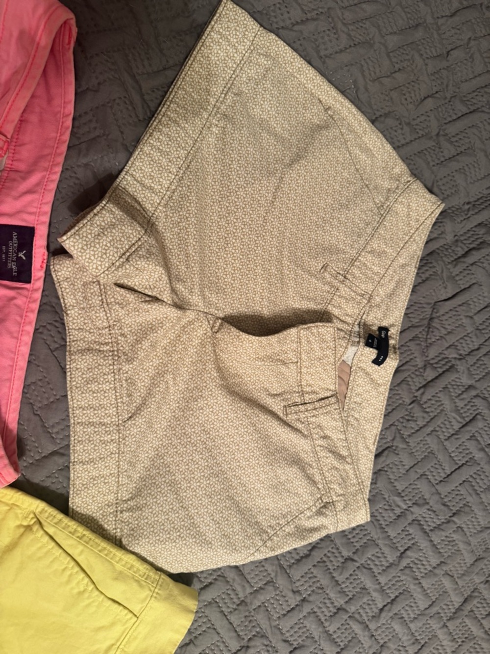 GAP Cream and tan Micro-Patterned Shorts